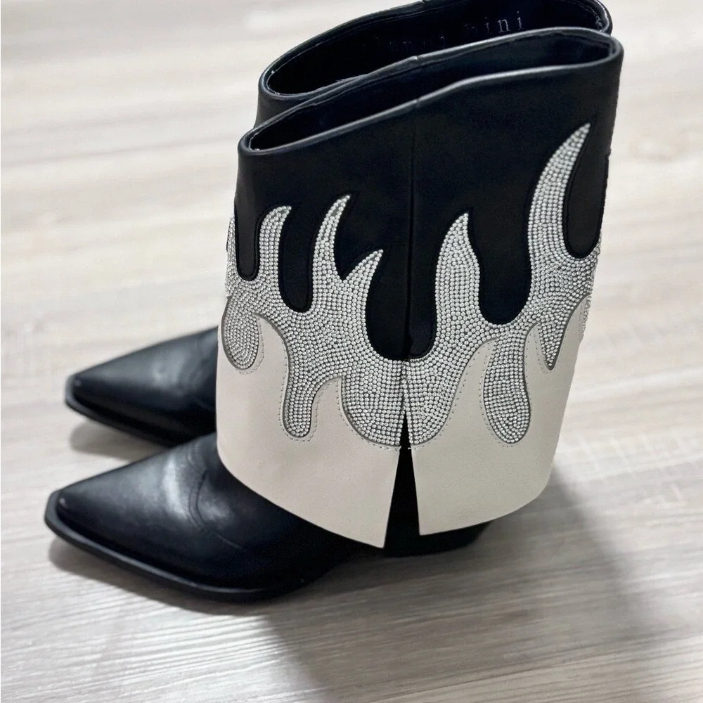 Gianni‎ BiniConleyTwo Western Rhinestone Flame Foldover Boots size 5 NWOT